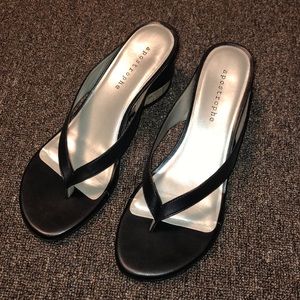 Apostrophe heel flip flop size 10